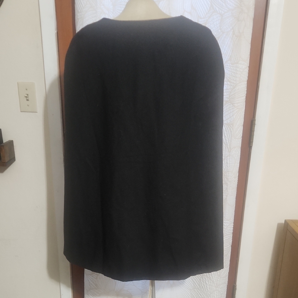 MOONAR Black Women's Fully Lined Carolers Cape/Jacket Size Large NWT - Picture 4 of 13